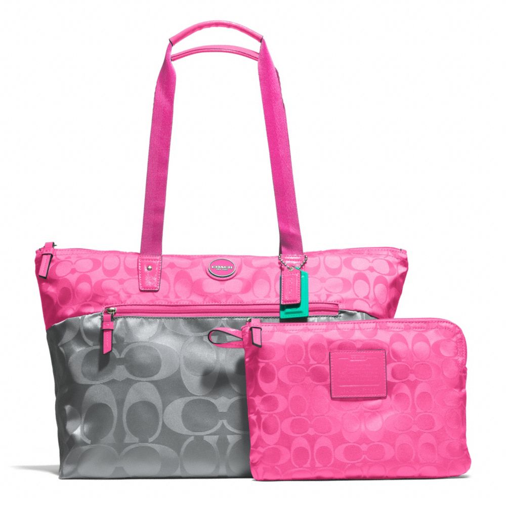 SIGNATURE NYLON COLORBLOCK PACKABLE WEEKENDER - COACH F77560 - SILVER/GREY/HOT PINK