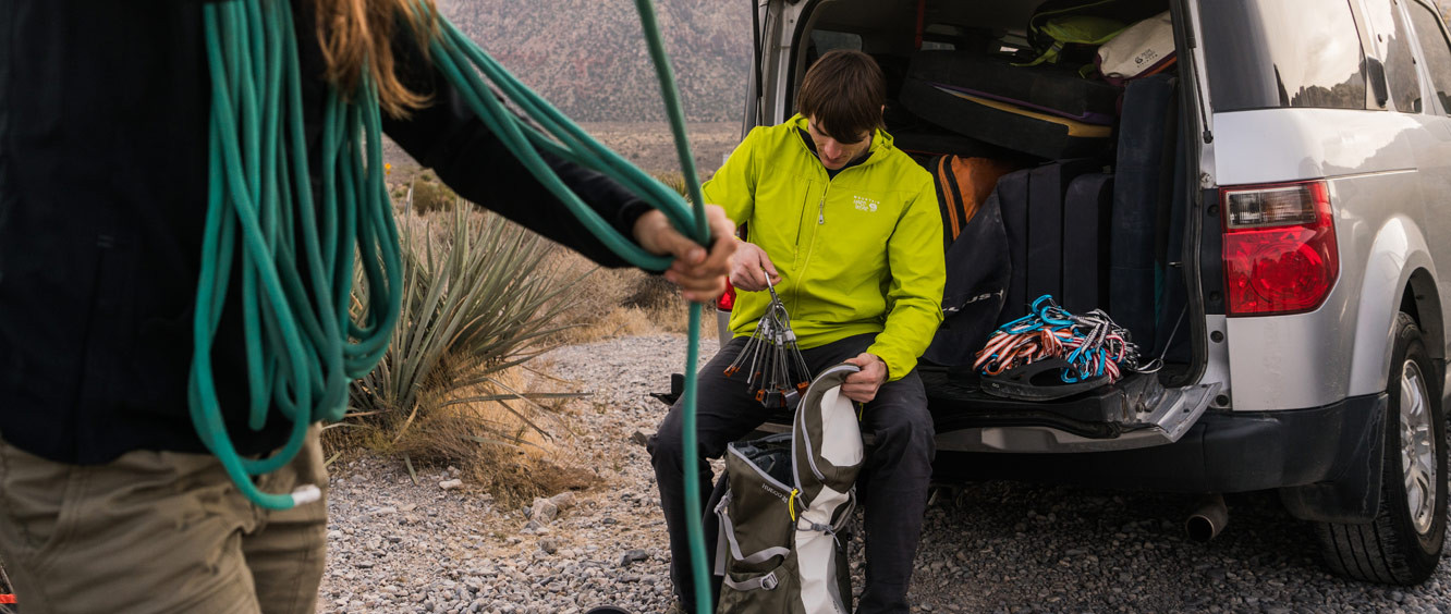 Shop Backpacking Clothing & Hiking Equipment Mountain Hardwear