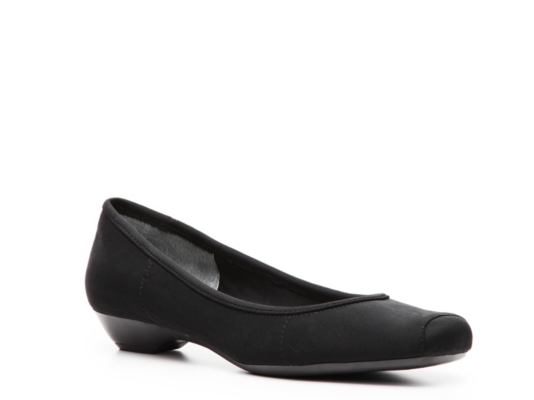Bandolino Williamson Flat