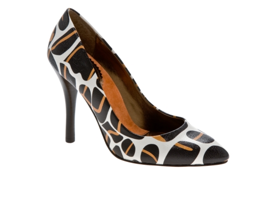 Cindy Winona Almond Toe Pump