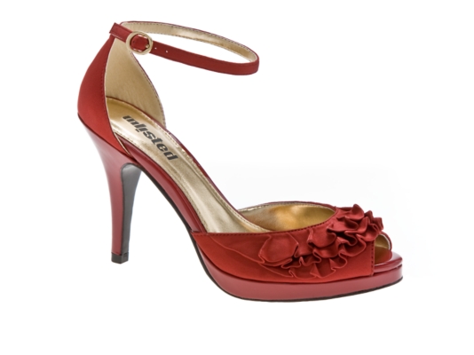 Unlisted Super Natural Ruffle Pump