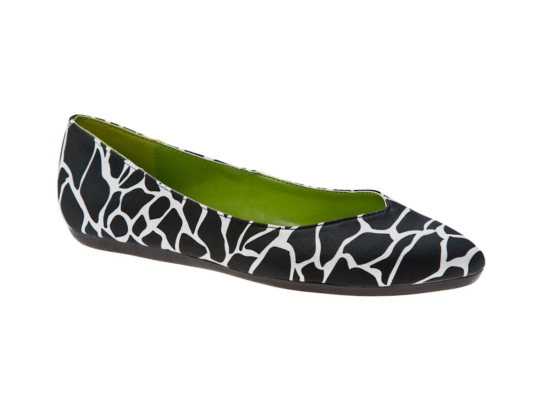 CL by Laundry Hedy Giraffe Print Flat