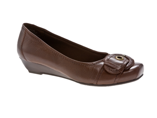Bare Traps Roovie Leather Wedge