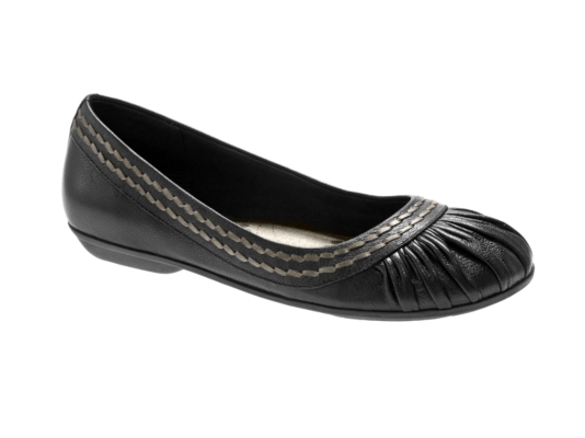 Bare Traps Nadeen Leather Flat
