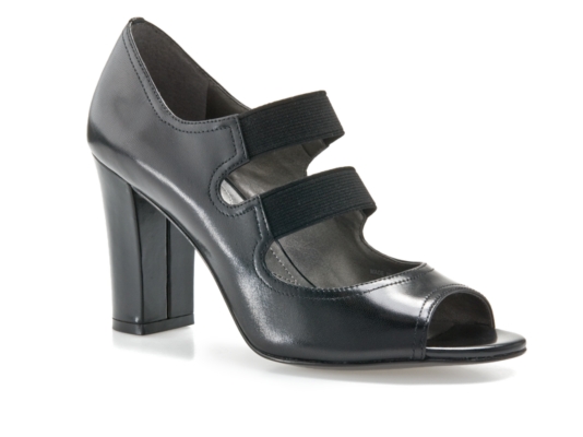 Tahari Maggie Pump