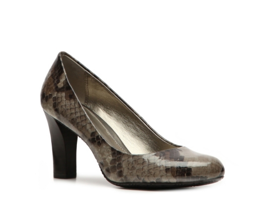 Liz Claiborne Johnnie Snake Pump