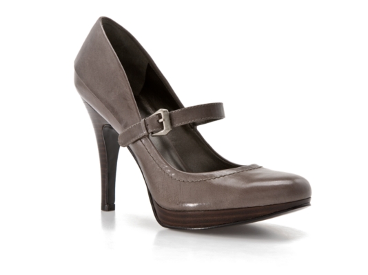 JONES NEW YORK Thataway Pump