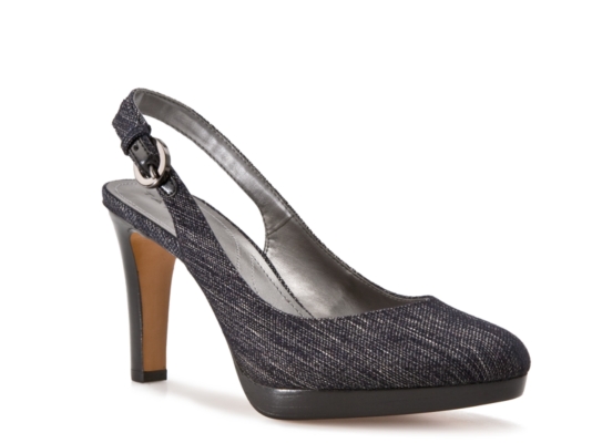 Tahari Carolyn Linen Pump