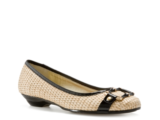 Liz Claiborne Aleya Flat