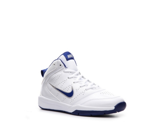 Nike Team Hustle D 5 Boys' Youth Basketball Shoe