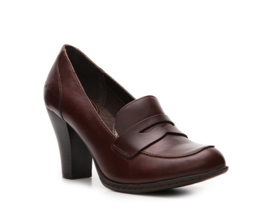 b.o.c Women's Flannery Pump
