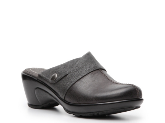 Bare Traps Helisha Clog