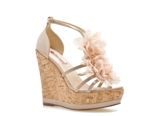 Two Lips Sandy Wedge Sandal | DSW