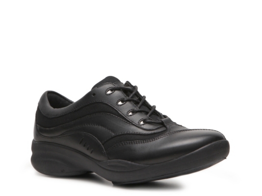 clarks in motion shoes