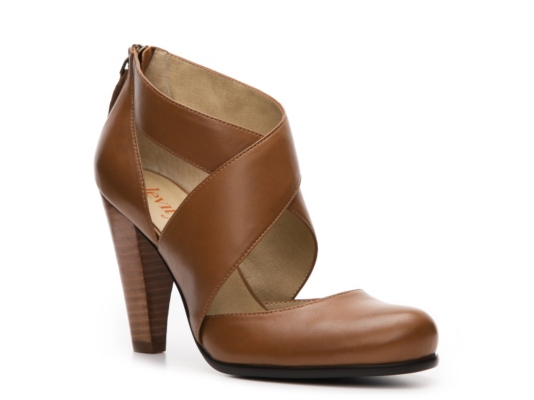 Levity Hebe Pump