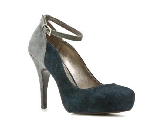 Kelly & Katie Cooper Pump