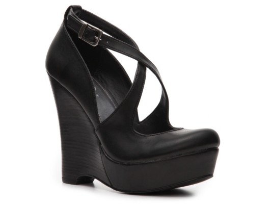 Mia Flamenco Wedge Pump