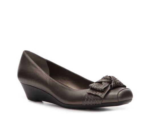 Bandolino Ninelives Wedge Pump