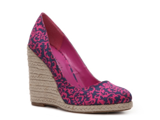 C Label Taffy Wedge Pump