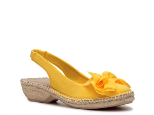 Cliffs by White Mountain Cheerful Sandal