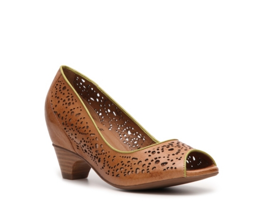 Crown Vintage Evelyn Pump