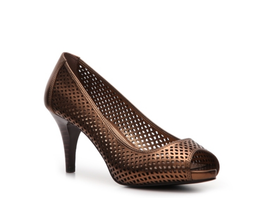 Kelly & Katie Silvia Pump