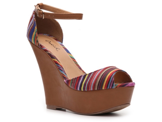 Qupid Finder-41 Wedge Sandal