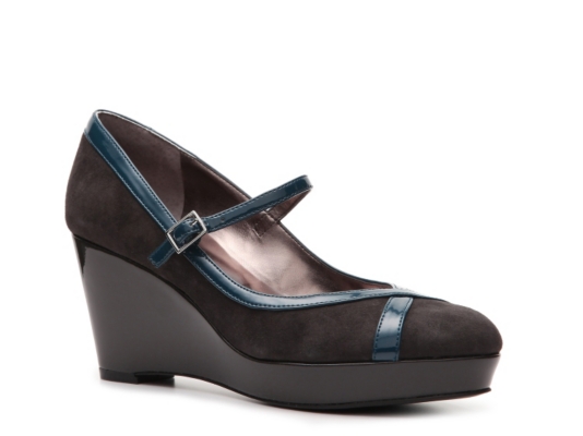 Tahari Spirit Wedge Pump
