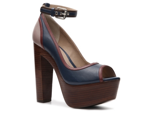 Pour La Victoire Garcia Pump
