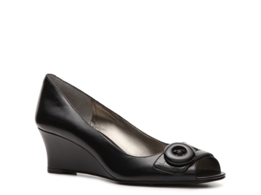 Bandolino Gravelle Wedge