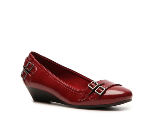 Dr. Scholl's Meaning Wedge Pump