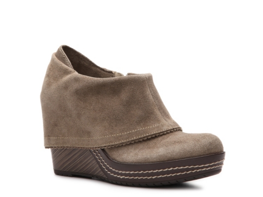 dr scholl's conquer wedge booties