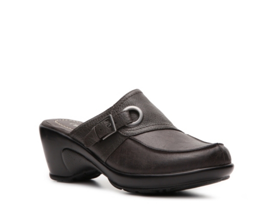 Bare Traps Hollie Clog