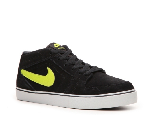 Nike Ruckus Mid Skate Sneaker