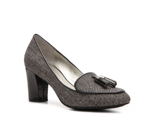 Bandolino Fanny Pump