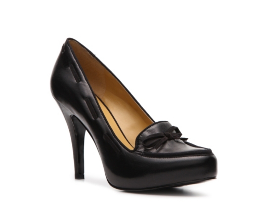 Bandolino Germaine Pump