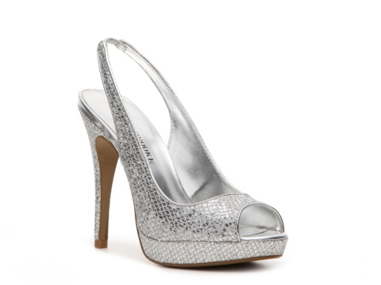 Audrey Brooke Ilene Metallic Pump