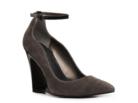 Levity Diva Patent Wedge Pump
