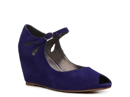 Audrey Brooke Teagan Wedge Pump