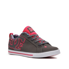 dc women's court graffik se skate shoe