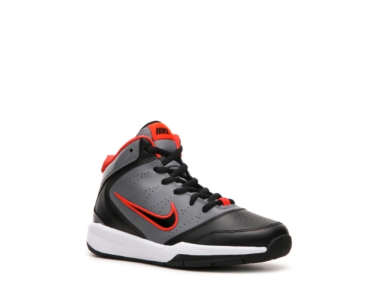 Nike Team Hustle D 5 Boys' Youth Basketball Shoe