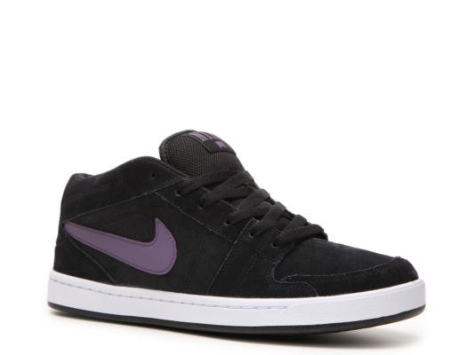 Nike Ruckus Mid Skate Sneaker