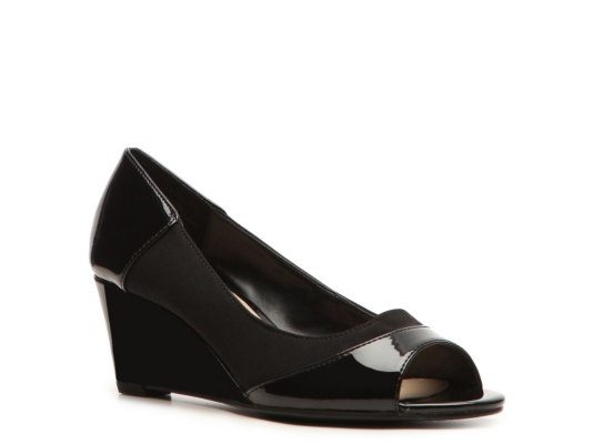 Ellen Tracy Izzy Pump