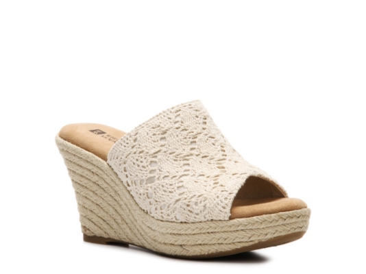 White Mountain Oboe Wedge Sandal