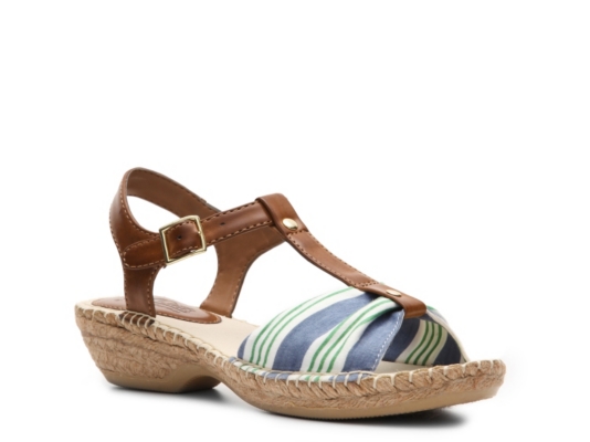 Cliffs by White Mountain Cheerio Wedge Sandal
