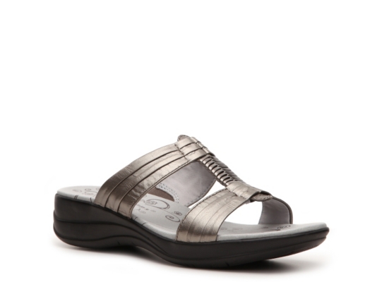 Bare Traps Justee Wedge Sandal