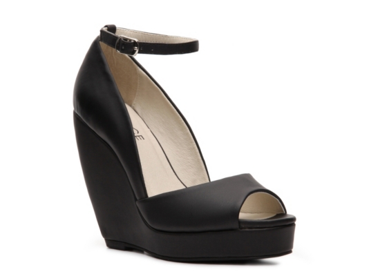 Dolce by Mojo Moxy Edie Wedge Pump
