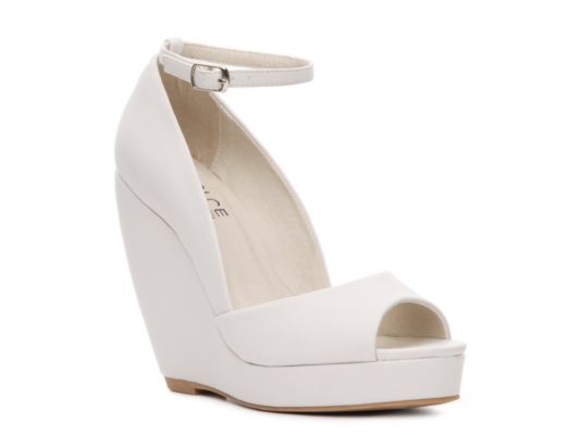 Dolce by Mojo Moxy Edie Wedge Pump