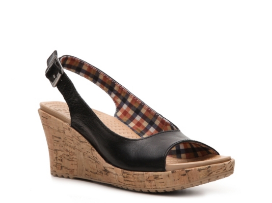 crocs sandals at dsw