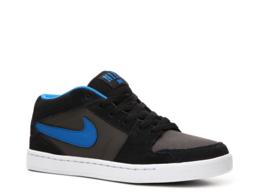 Nike Ruckus Mid Skate Sneaker